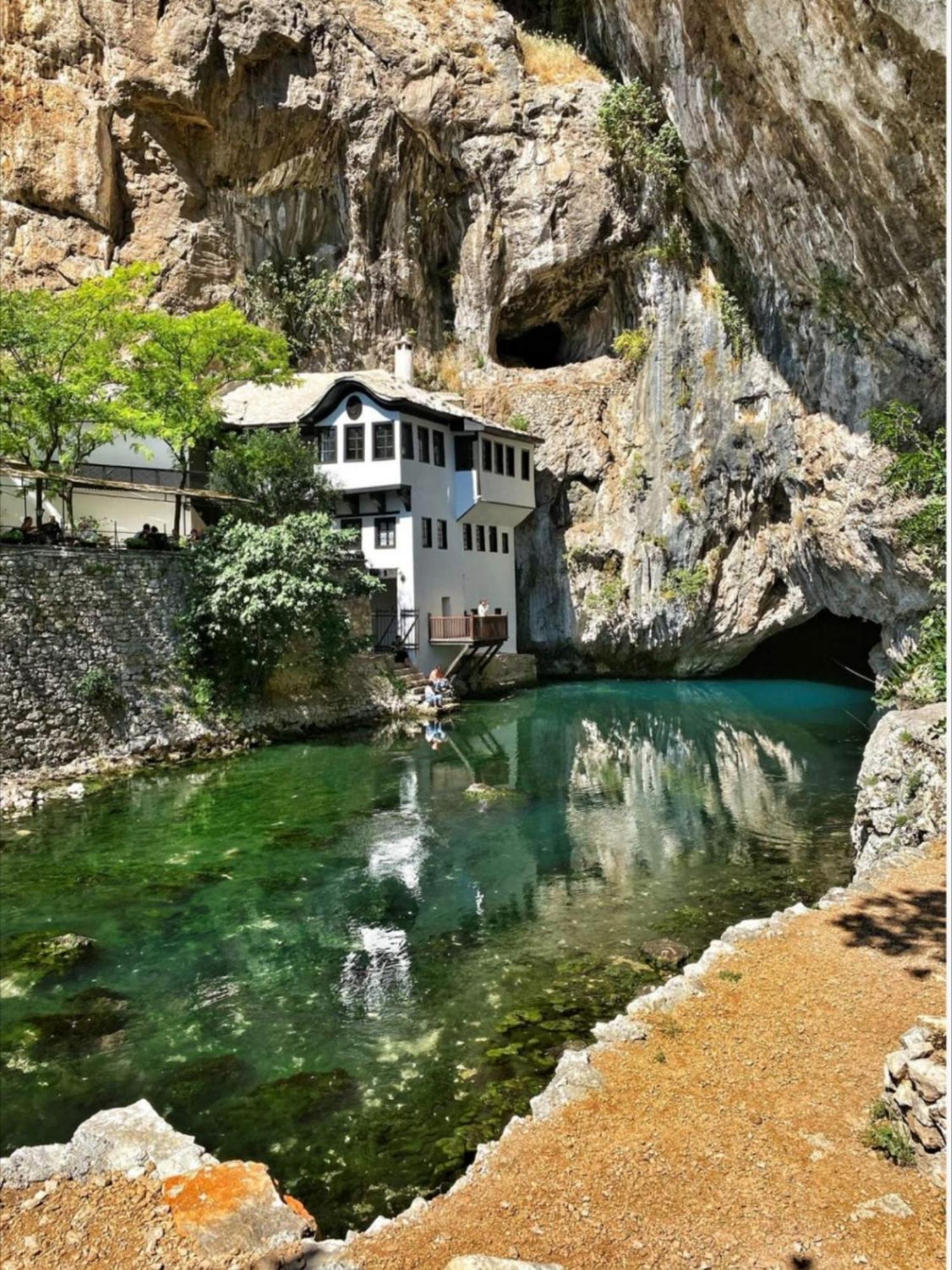 Zara Apartment With Terrace Near Old Town Mostar Bagian luar foto