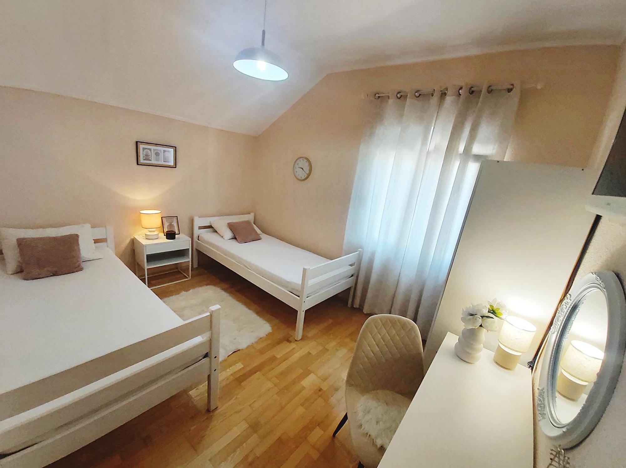 Zara Apartment With Terrace Near Old Town Mostar Bagian luar foto