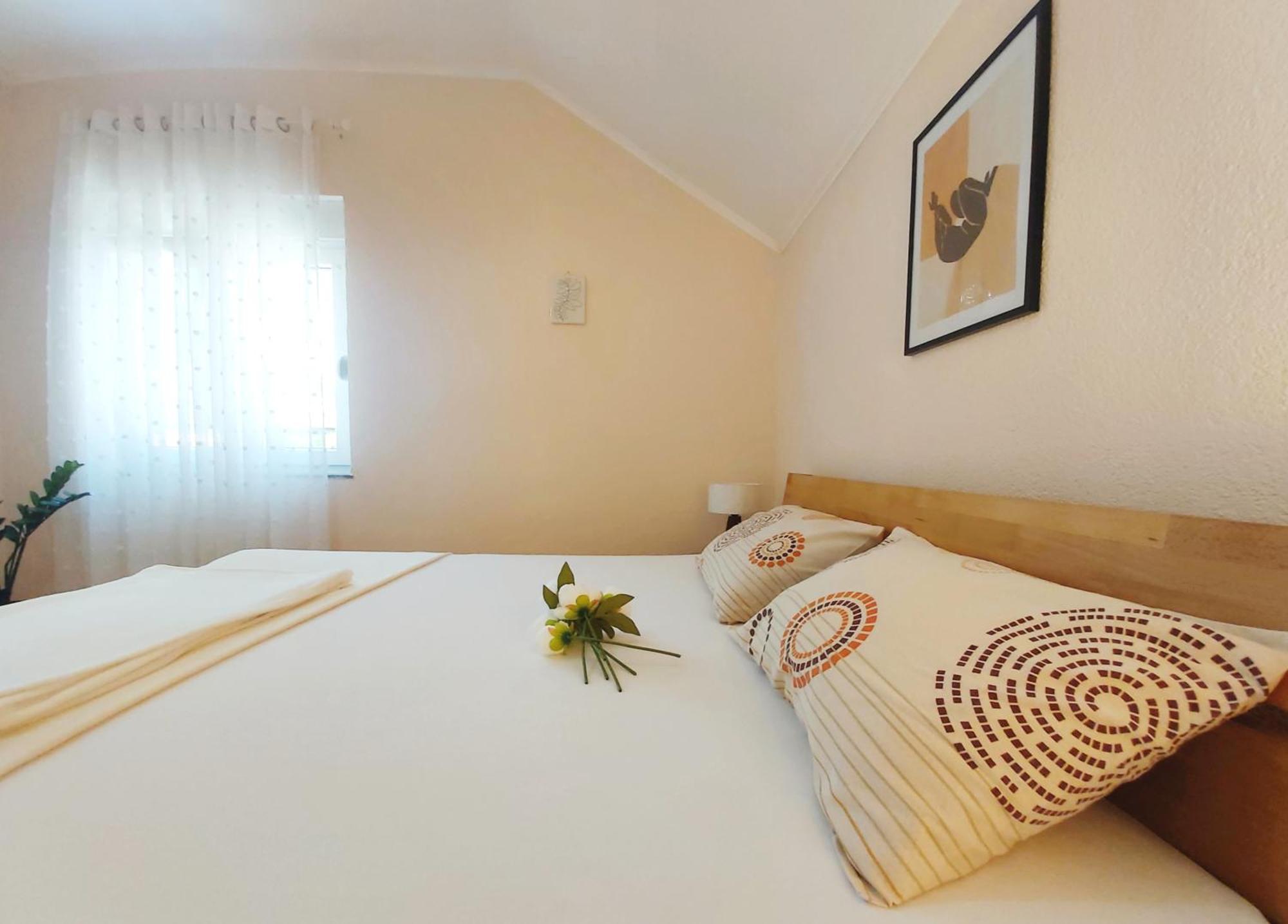 Zara Apartment With Terrace Near Old Town Mostar Bagian luar foto