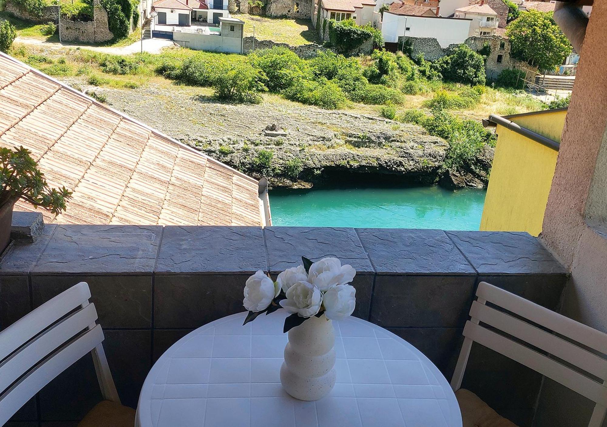 Zara Apartment With Terrace Near Old Town Mostar Bagian luar foto